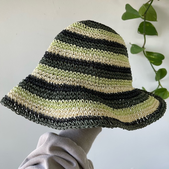 Beach hat - Picture 2 of 6